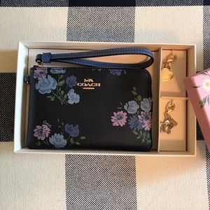 New Coach wristlet with charms gift set
